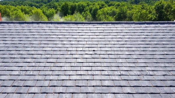 Top astuces pour une toiture durable et esthétiquement plaisante